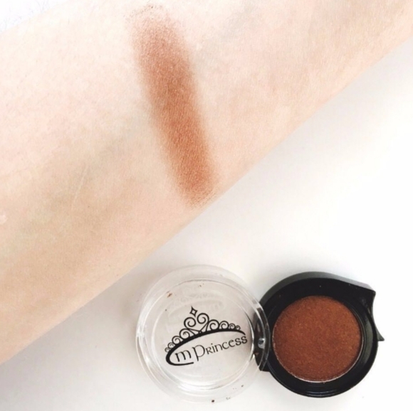HOST PICK mPrincess Pressed Eyeshadow in Chestnut - 1.7g - Picture 2 of 6